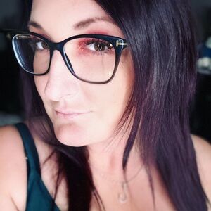 Meet your Posher, Nikole